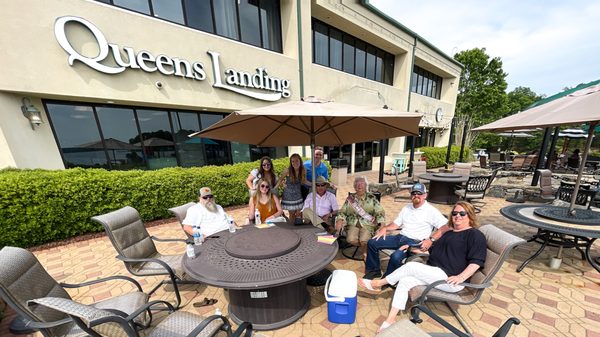 Some quests enjoying the view and probably waiting to board the boat!