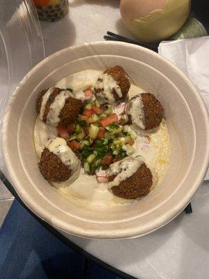 Falafel Hummus salad 11.50$