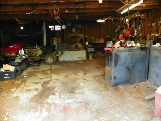 This is the Garage after JunkMoval came in and got to work. It took us a little over an hour to complete.