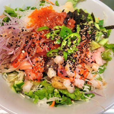 Assorted sashimi salad