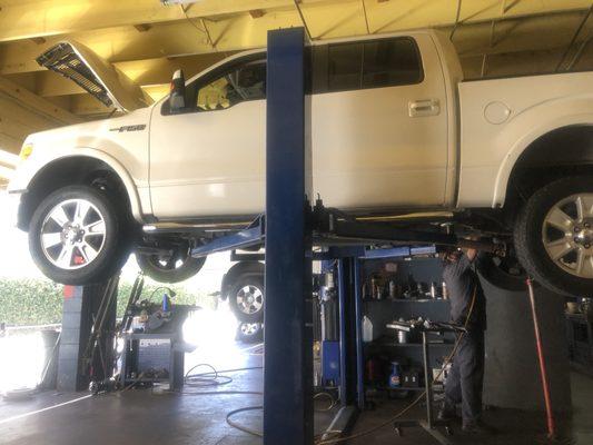 Ford F150 getting its service by Jose (AKA Chelo)