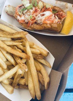 Connecticut style lobster roll (butter and warm!)