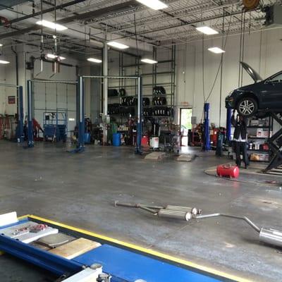 Large clean shop area at EP Auto Tire & Glass in Eden Prairie, MN.