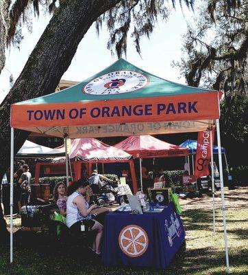 This is the location for the Sunday Orange Park Farmers' & Arts Market.