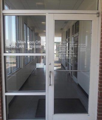 view of one of the front entrances to the Marion, Arkansas post office building