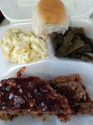 Lunch specials this is a meatloaf plate (specials change daily and weekly)