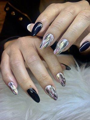 Brushstrokes nail art