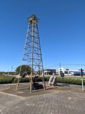 Replica oil derrick, Kilgore TX