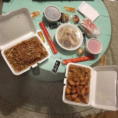 Chicken lo mein, sweet and sour chicken, steamed dumplings and egg rolls! Sweet and sour sauce and gravy for the sauce sides :)