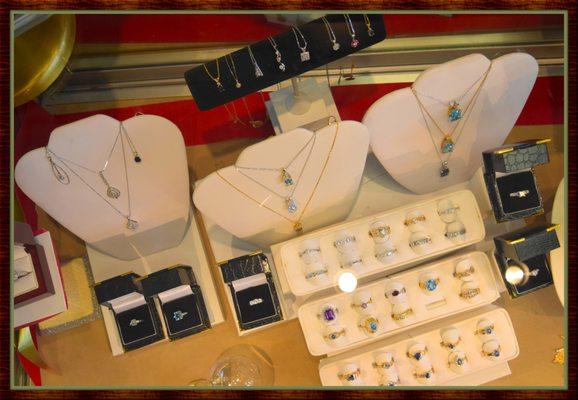 Diamond Rings & Gemstone Rings, Pendants & Necklaces