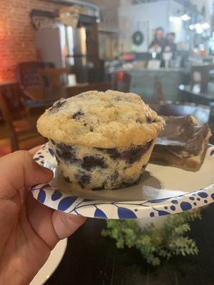 Tricky bar (back), Blueberry muffin (front