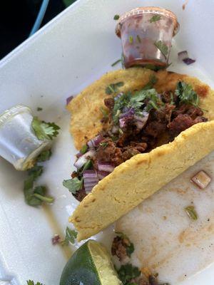 Very flavorful carne and the homemade tortilla was fluffy and good af!