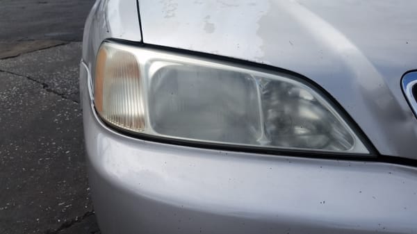 Pass side headlight