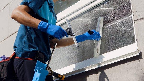 streak free window cleaning