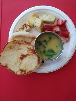 Naan, Lentils with spinach, cottage cheese and strawberries.