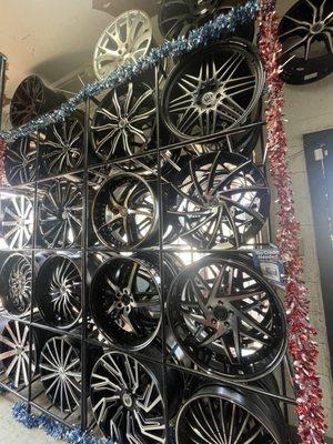 20s and 22s rims and tires in stock