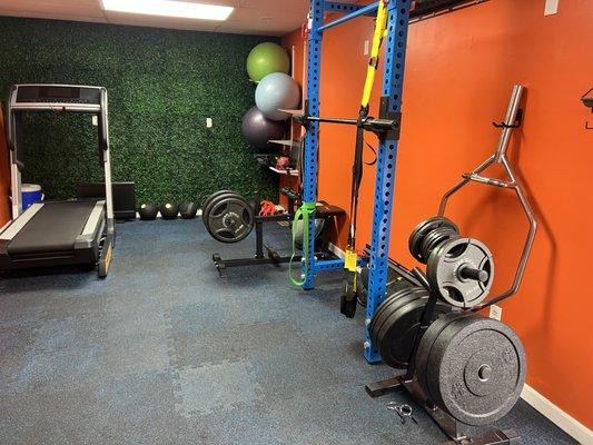 Weight Lifting & Cardio area