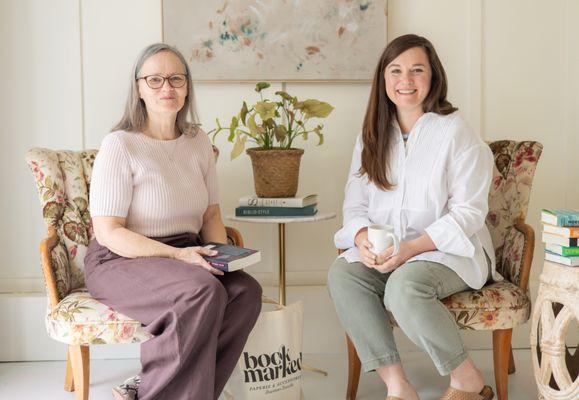 Meet Dana & Beth (BK), the mother-daughter duo behind Bookmarked.