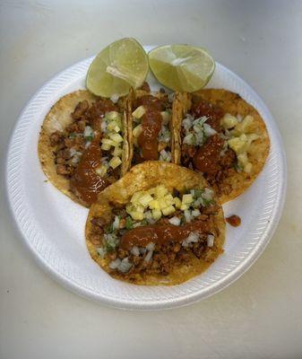 TACOS AL PASTOR  delicioso tacos de carne de puerco marinada con piña y cebolla cilantro y salsa