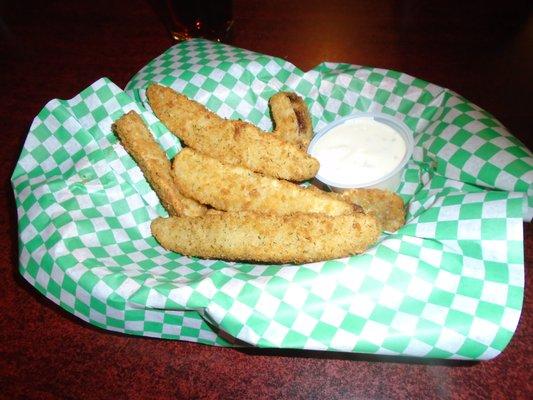 Fried pickles with dipping sauce.