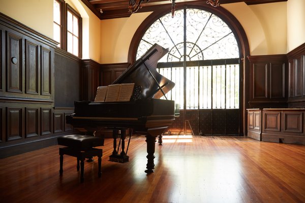 An 1898 Steinway Piano restored in Belcourt of Newport