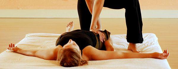 THAI MASSAGE (STRETCHING) INCREASE RANGE OF MOTION