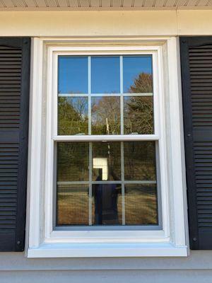 Vinyl Double hung window with grids