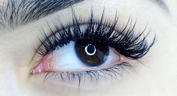 Full eyelash extensions