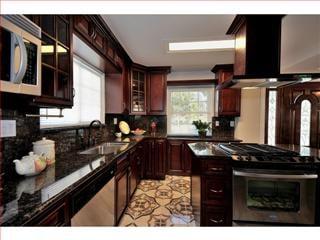 : 290 CHIQUITA AV, Mountain View, CA