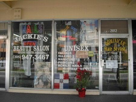 The front of Jackie's Unisex Beauty Salon