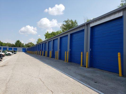 We take pride in keeping King Size Storage neat and tidy for our customers. The entire facility received a fresh coat of paint in 2022.