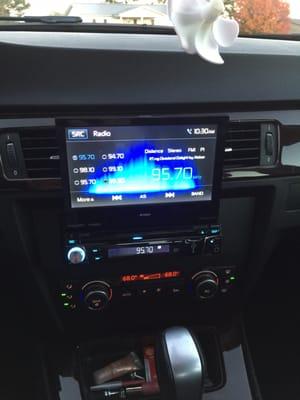 The radio installed Jensen VX7012