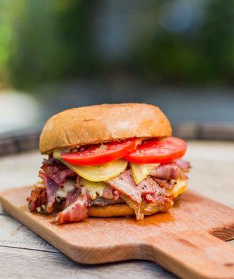 Mississippi Queen Burger (pastrami topped)