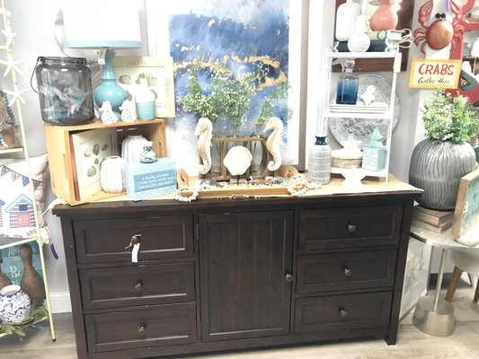 Daily consignments of furniture and clothing.