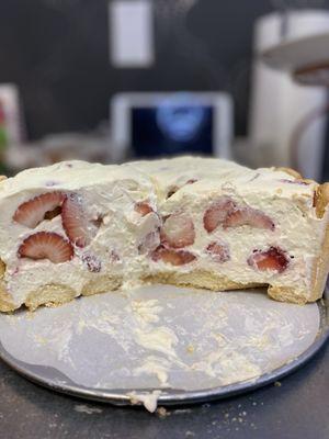 Strawberries n Cream icebox cake