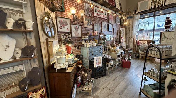 Madeline's Vintage Marketplace