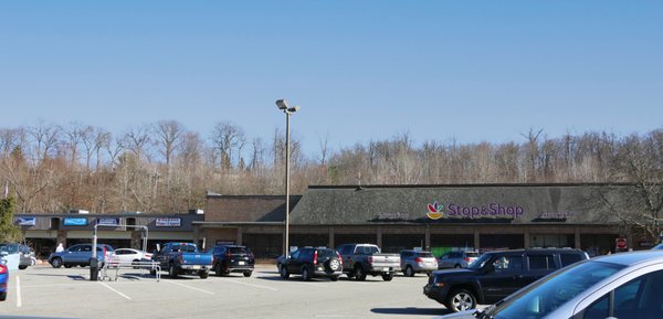 Fieldstone Park Shopping Center