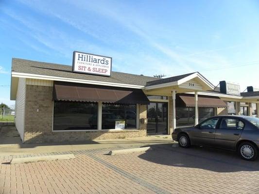 MLS # 78497 / $1,800 PER MONTH / 3,000 square feet / High Traffic Count / Retail Store / Professional Services / Office Space...