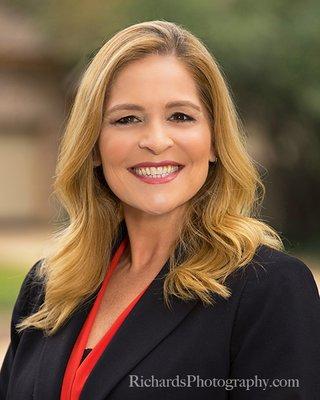 Professional Business Headshot of Corporate Business Woman Taken Outside San Antonio 210-541-2985 goo.gl/uoXiix