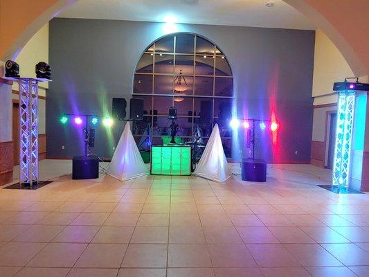 Traditional Dj Setup, Sound, dj-lights & Lit Dj Booth