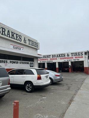 Discount Tire and Brakes on corner of 12th street in Oakland