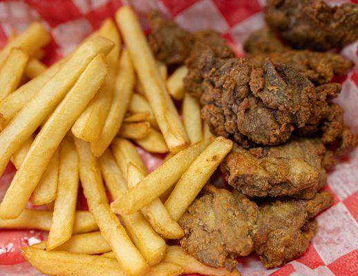 Chicken Liver Basket served with Fries