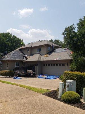 Georgetown, TX the process of a roof replacement. Call 512-779-8505 for FREE roof evaluation!