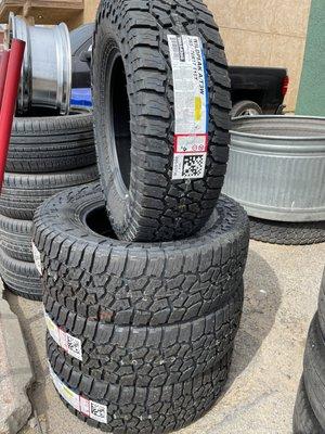 Beautiful set of Falkien tire. This the "at3" one of the most favorite for on road and off the -roads!