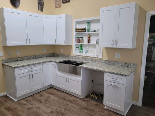 White Shaker Kitchen Cabinet