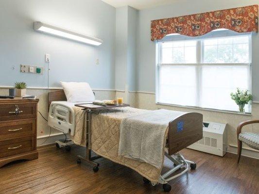 Resident's Bedroom at Kingston Rehabilitation of Perrysburg