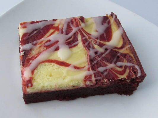 Red Velvet Cheese Cake Brownie