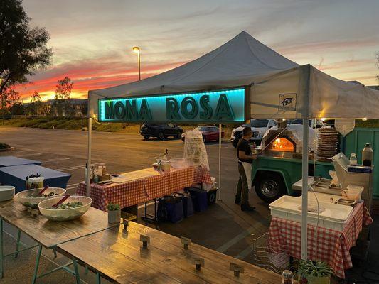 wood fired pizza, catering.