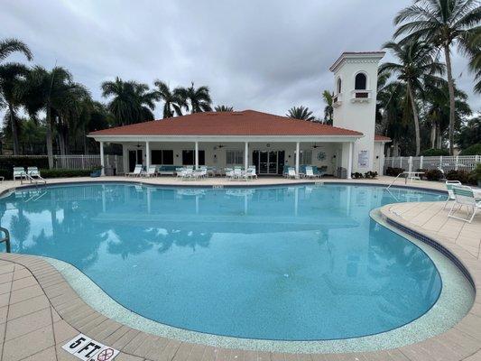 Our team recently listed a villa in San Remo. This is the beautiful community pool.