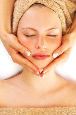 Our Signature Facial is customary for all skin types and is a great starter facial for those looking to improve their skin appearance.